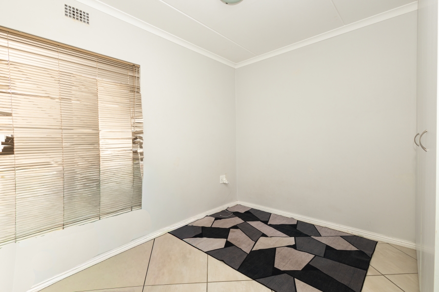 2 Bedroom Property for Sale in Buh Rein Estate Western Cape